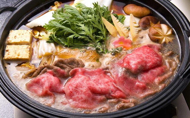 カードおもて面のカード情報を裏面に集約。新たなダイナースクラブがスタート|Diners Club カードおもて面のカード情報を裏面に集約。新たなダイナースクラブがスタート|Diners Club