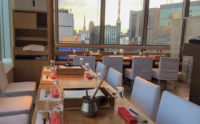 カードおもて面のカード情報を裏面に集約。新たなダイナースクラブがスタート|Diners Club カードおもて面のカード情報を裏面に集約。新たなダイナースクラブがスタート|Diners Club
