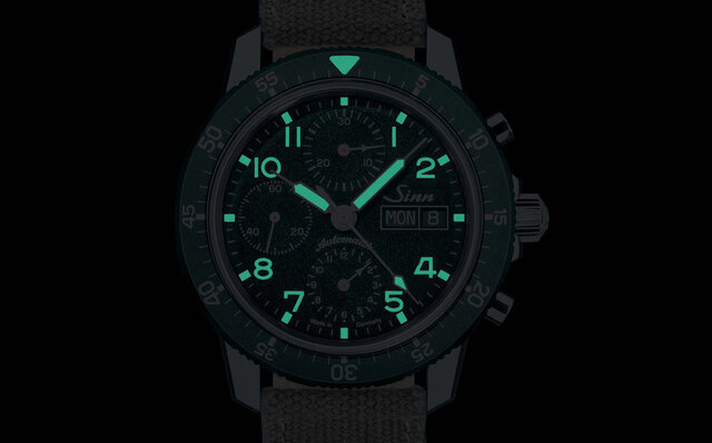 世界限定500本。メタリックグリーンのダイアルを搭載したクロノグラフ「103.SA.G」｜Sinn