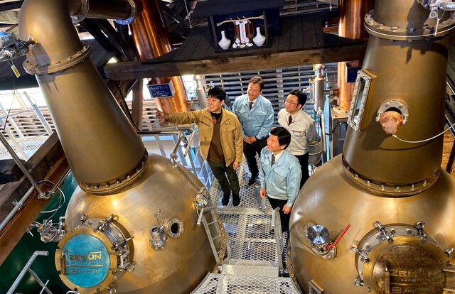 ウィスキーラバーに贈る、世界初 鋳造製ポットスチルを開発した北陸・三郎丸蒸留所をオンラインツアー｜TRAVEL