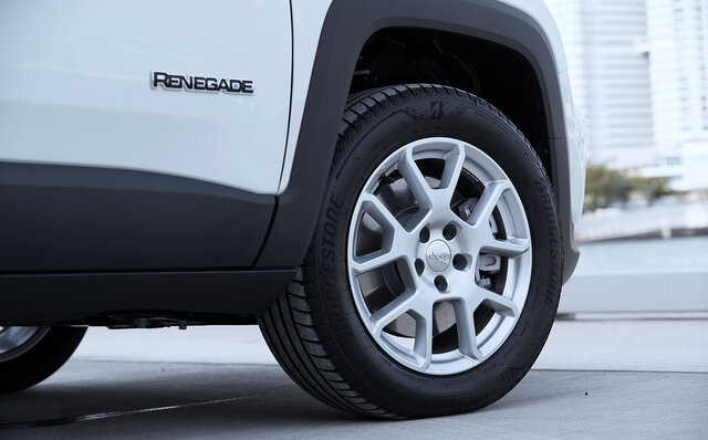 ジープ電動化の嚆矢たるレネゲード 4×e に試乗｜Jeep®