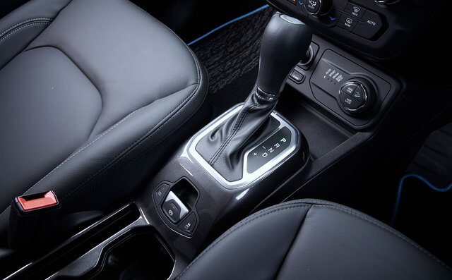 ジープ電動化の嚆矢たるレネゲード 4×e に試乗｜Jeep®