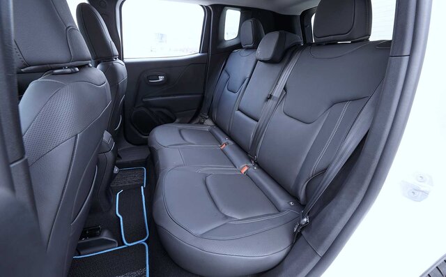 ジープ電動化の嚆矢たるレネゲード 4×e に試乗｜Jeep®