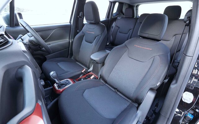 ジープ電動化の嚆矢たるレネゲード 4×e に試乗｜Jeep®