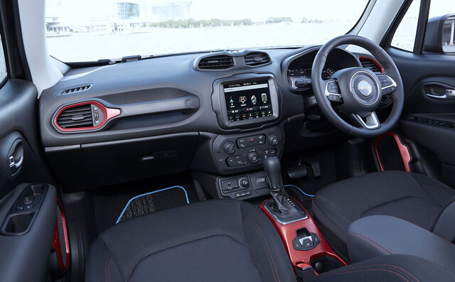 ジープ電動化の嚆矢たるレネゲード 4×e に試乗｜Jeep®