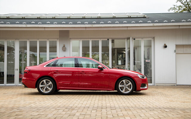 ビッグマイナーチェンジを受けた新型アウディA4に試乗｜Audi