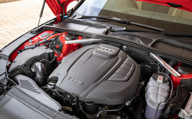 ビッグマイナーチェンジを受けた新型アウディA4に試乗｜Audi