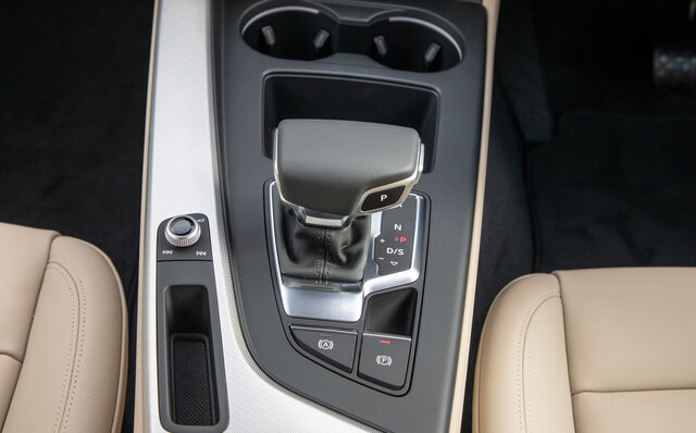 ビッグマイナーチェンジを受けた新型アウディA4に試乗｜Audi