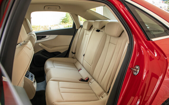 ビッグマイナーチェンジを受けた新型アウディA4に試乗｜Audi