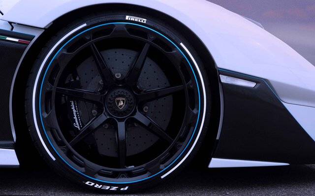 ランボルギーニ、スクアドラ・コルセが手掛けた公道仕様のオープントップレーシングカー「SC20」発表｜Lamborghini