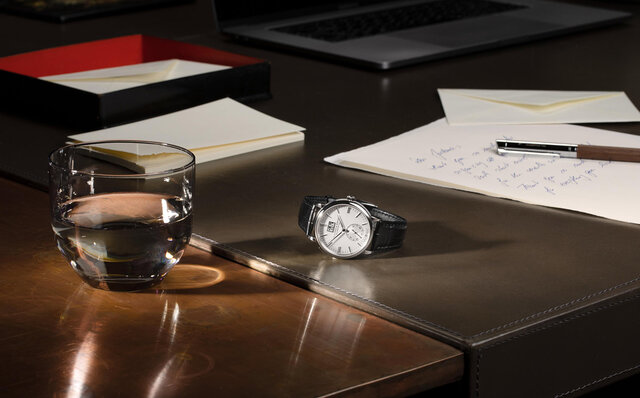 洗練された新作シルバーダイアルのサクソニア・アウトサイズデイト｜A. LANGE & SÖHNE