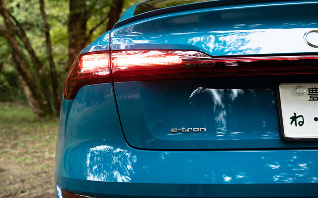 アウディ電動化攻勢の尖兵、e-tronスポーツバックに試乗｜Audi