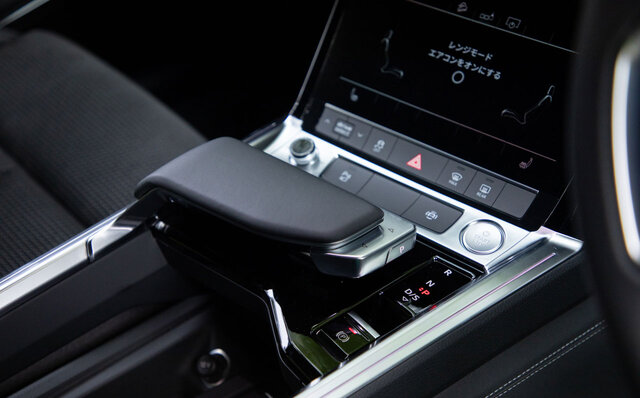 アウディ電動化攻勢の尖兵、e-tronスポーツバックに試乗｜Audi