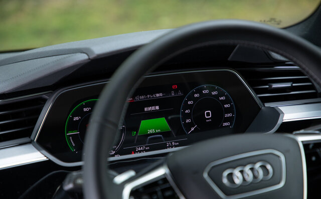 アウディ電動化攻勢の尖兵、e-tronスポーツバックに試乗｜Audi
