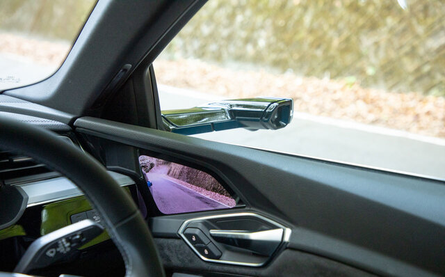 アウディ電動化攻勢の尖兵、e-tronスポーツバックに試乗｜Audi