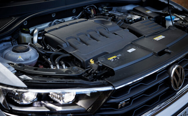 ゴルフのSUV版ともいうべきスタイルが魅力──フォルクスワーゲンT-Rocに試乗｜Volkswagen