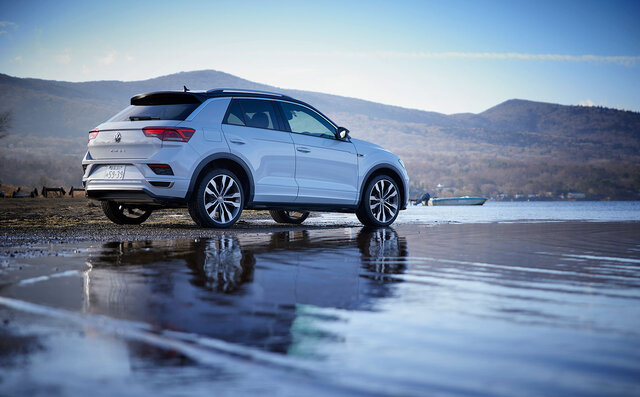 ゴルフのSUV版ともいうべきスタイルが魅力──フォルクスワーゲンT-Rocに試乗｜Volkswagen