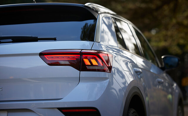 ゴルフのSUV版ともいうべきスタイルが魅力──フォルクスワーゲンT-Rocに試乗｜Volkswagen