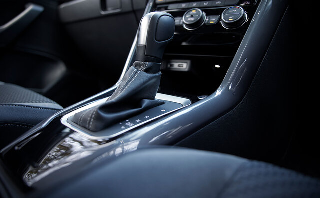 ゴルフのSUV版ともいうべきスタイルが魅力──フォルクスワーゲンT-Rocに試乗｜Volkswagen