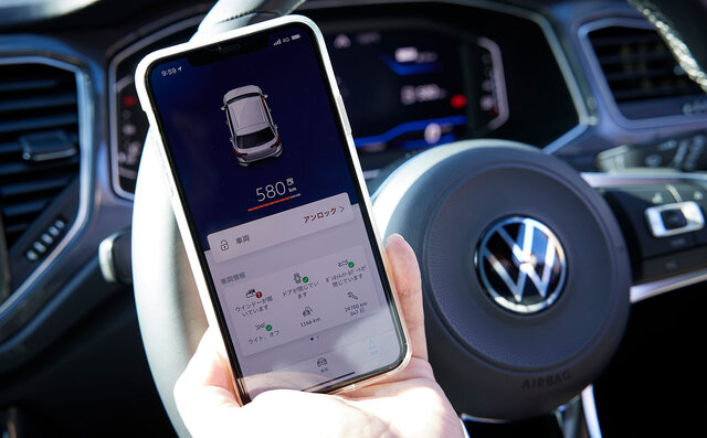 ゴルフのSUV版ともいうべきスタイルが魅力──フォルクスワーゲンT-Rocに試乗｜Volkswagen