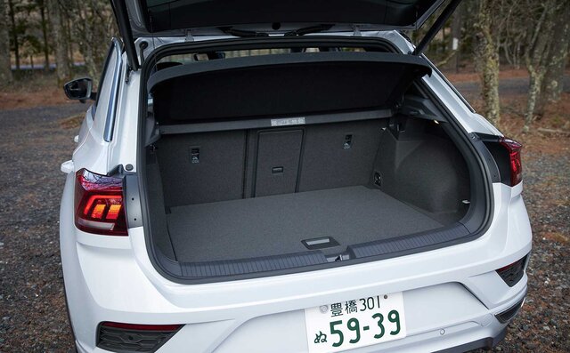 ゴルフのSUV版ともいうべきスタイルが魅力──フォルクスワーゲンT-Rocに試乗｜Volkswagen
