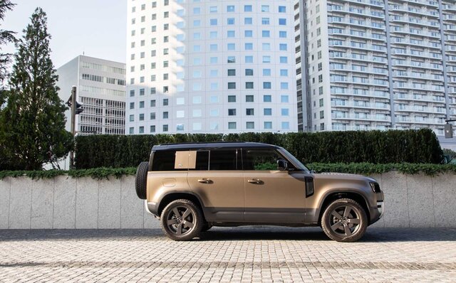 外観のイメージとはかけ離れたスポーティな感覚のドライブが楽しめる──新型ディフェンダーに試乗｜Land Rover