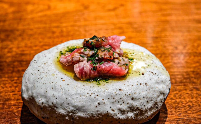 予約の取れない超人気店として、都市伝説化中の「Comptoir Feu」が、一日限りで東京・渋谷に出現｜EAT