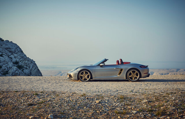 ポルシェ ボクスター誕生25周年を記念した、全世界1250台のみの限定車が登場|Porsche ポルシェ ボクスター誕生25周年を記念した、全世界1250台のみの限定車が登場|Porsche