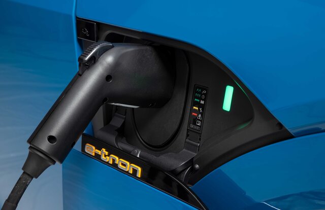 アウディの電気自動車e-tronシリーズにバッテリー容量71kWhの「50」が追加|Audi アウディの電気自動車e-tronシリーズにバッテリー容量71kWhの「50」が追加|Audi