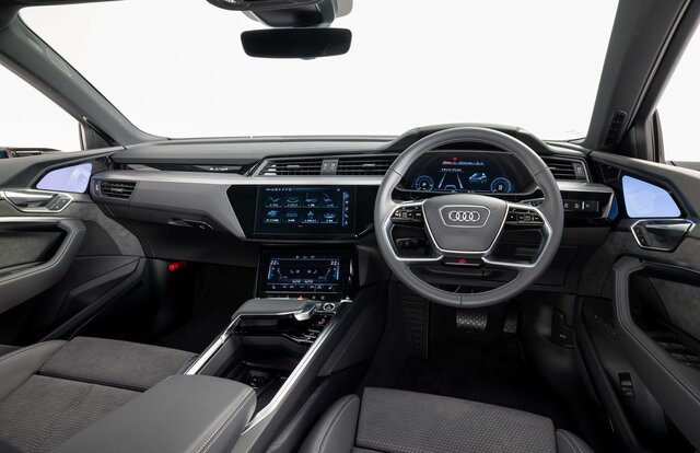 アウディの電気自動車e-tronシリーズにバッテリー容量71kWhの「50」が追加|Audi アウディの電気自動車e-tronシリーズにバッテリー容量71kWhの「50」が追加|Audi