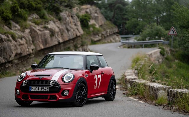 ミニにモンテカルロを制した伝説のラリードライバーにインスパイアされた限定車が登場|MINI ミニにモンテカルロを制した伝説のラリードライバーにインスパイアされた限定車が登場|MINI