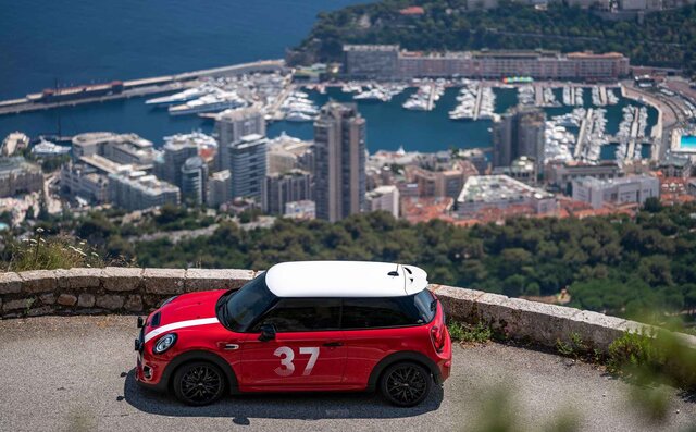 ミニにモンテカルロを制した伝説のラリードライバーにインスパイアされた限定車が登場|MINI ミニにモンテカルロを制した伝説のラリードライバーにインスパイアされた限定車が登場|MINI