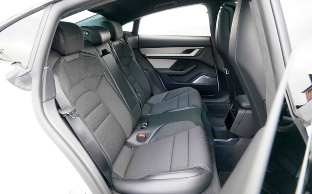 自動車好きにとっても楽しめるBEV──ポルシェ タイカン4Sに試乗|Porsche 自動車好きにとっても楽しめるBEV──ポルシェ タイカン4Sに試乗|Porsche