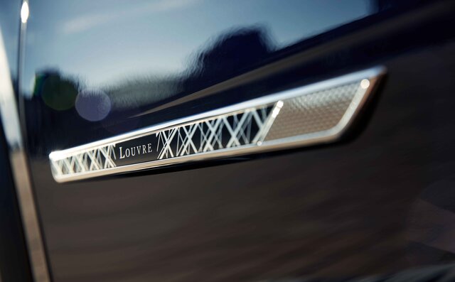 DS7にルーヴル美術館とのパートナーシップによって生まれた特別仕様車｜DS