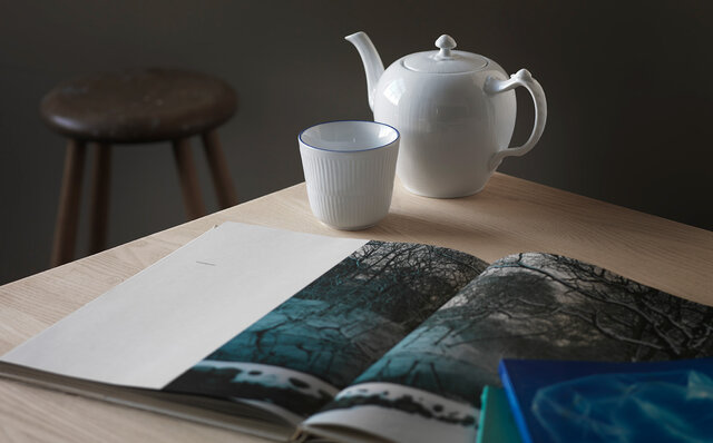 コンパクトで多機能なシェイプに込められた、ハンドクラフトの息吹|Royal Copenhagen コンパクトで多機能なシェイプに込められた、ハンドクラフトの息吹|Royal Copenhagen