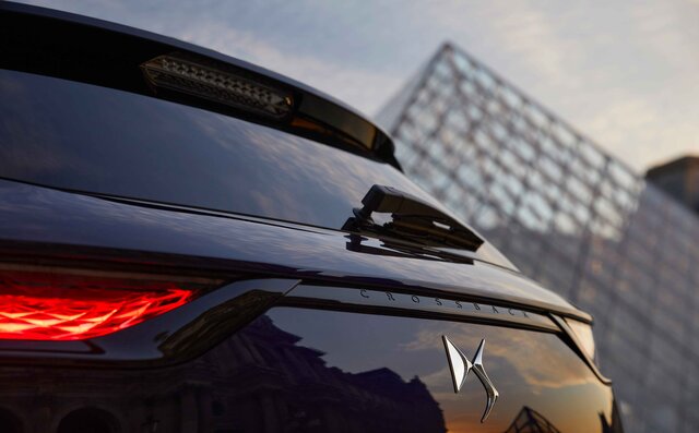 DS7にルーヴル美術館とのパートナーシップによって生まれた特別仕様車｜DS