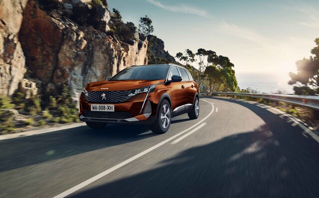 よりモダンに、よりスタイリッシュに。5008がフェイスリフト|Peugeot よりモダンに、よりスタイリッシュに。5008がフェイスリフト|Peugeot