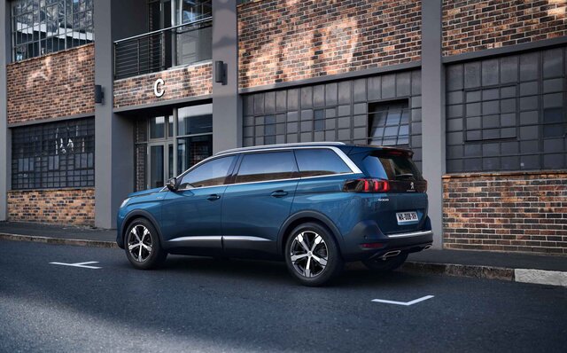 よりモダンに、よりスタイリッシュに。5008がフェイスリフト|Peugeot よりモダンに、よりスタイリッシュに。5008がフェイスリフト|Peugeot