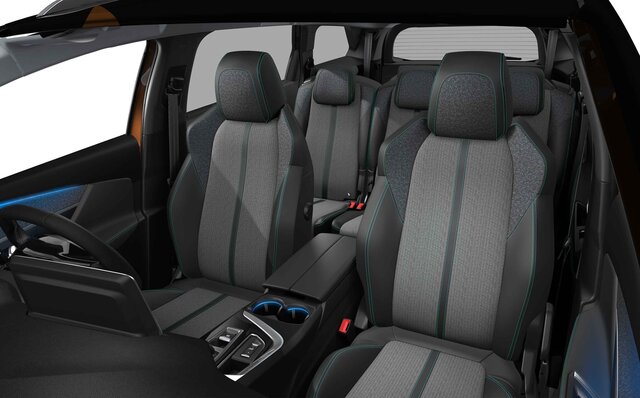 よりモダンに、よりスタイリッシュに。5008がフェイスリフト|Peugeot よりモダンに、よりスタイリッシュに。5008がフェイスリフト|Peugeot
