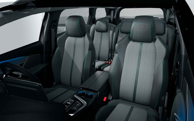 よりモダンに、よりスタイリッシュに。5008がフェイスリフト|Peugeot よりモダンに、よりスタイリッシュに。5008がフェイスリフト|Peugeot