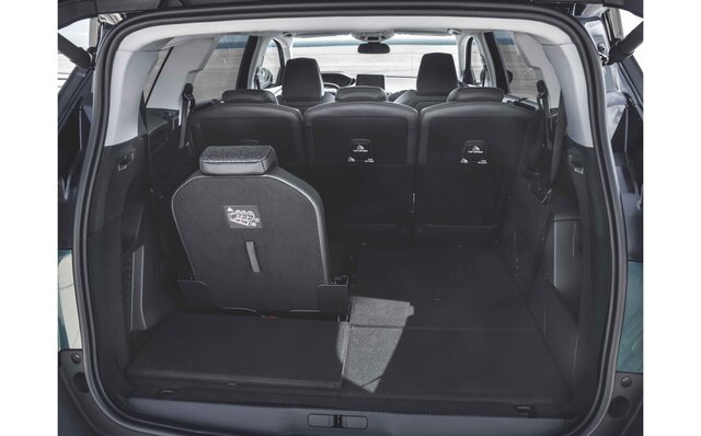 よりモダンに、よりスタイリッシュに。5008がフェイスリフト|Peugeot よりモダンに、よりスタイリッシュに。5008がフェイスリフト|Peugeot