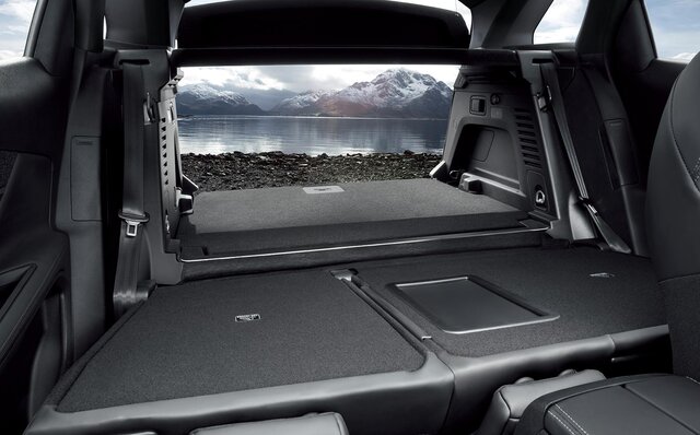 プジョー3008がフェイスリフトを実施 プラグインハイブリッドモデルも追加｜Peugeot