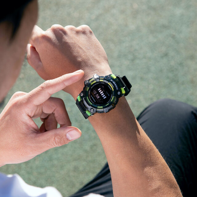 「G-SQUAD GBD-100」にビビッドな配色の3機種がラインナップ｜G-SHOCK