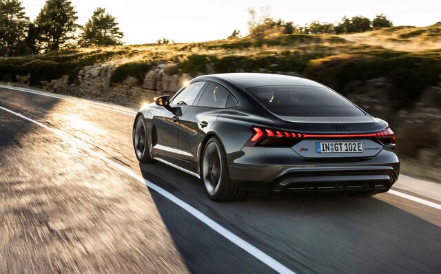 アウディが高性能な電動4ドアグランツーリスモの「e-tron GT」を発表|Audi アウディが高性能な電動4ドアグランツーリスモの「e-tron GT」を発表|Audi