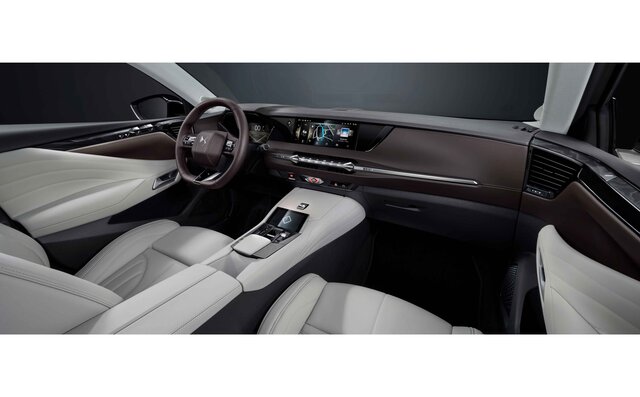 アヴァンギャルドとエレガンスが進化した新型DS 4をワールドプレミア|DS アヴァンギャルドとエレガンスが進化した新型DS 4をワールドプレミア|DS