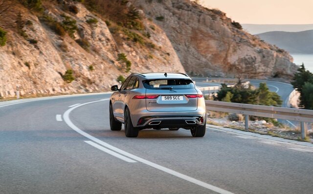 内外のデザインを大幅に刷新したジャガー Fペイス2021年モデルが登場｜Jaguar 