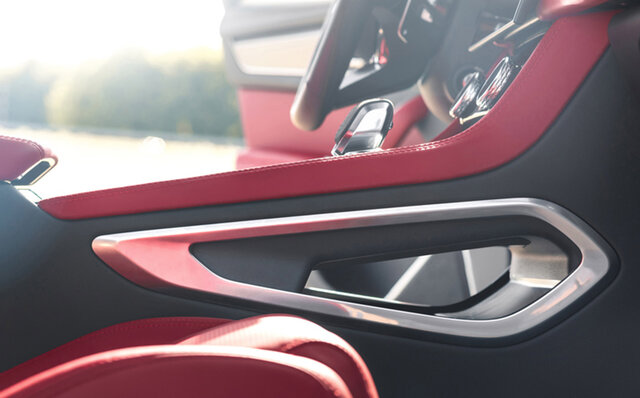 内外のデザインを大幅に刷新したジャガー Fペイス2021年モデルが登場｜Jaguar 