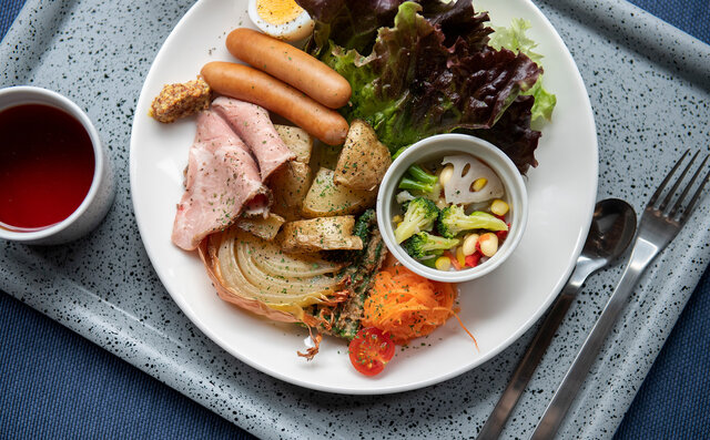 機内食用のトレーを現代的にアレンジ。新シリーズ「PLACE」をローンチ｜SEKISAKA