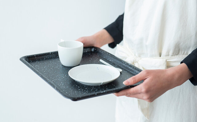 機内食用のトレーを現代的にアレンジ。新シリーズ「PLACE」をローンチ｜SEKISAKA