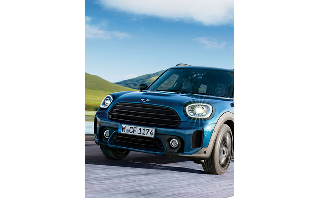 MINIクロスオーバーに初導入の特別なブルーを纏った限定モデルが登場｜MINI